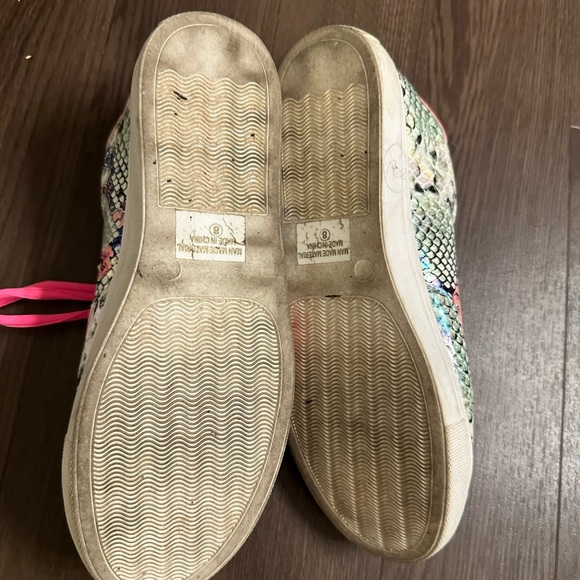 Cute Sneaks - Picture 4 of 4